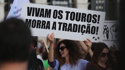 Portugueses manifestam-se em Lisboa contra as touradas