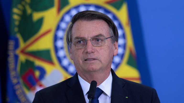 Bolsonaro Diz Que So Pondera Aceitar Os Milhoes Com Que G7 Quer Ajudar O Brasil Se Macron Lhe Pedir Desculpa Observador