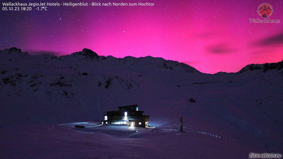 Northern lights over Heiligenblut (Austria)
