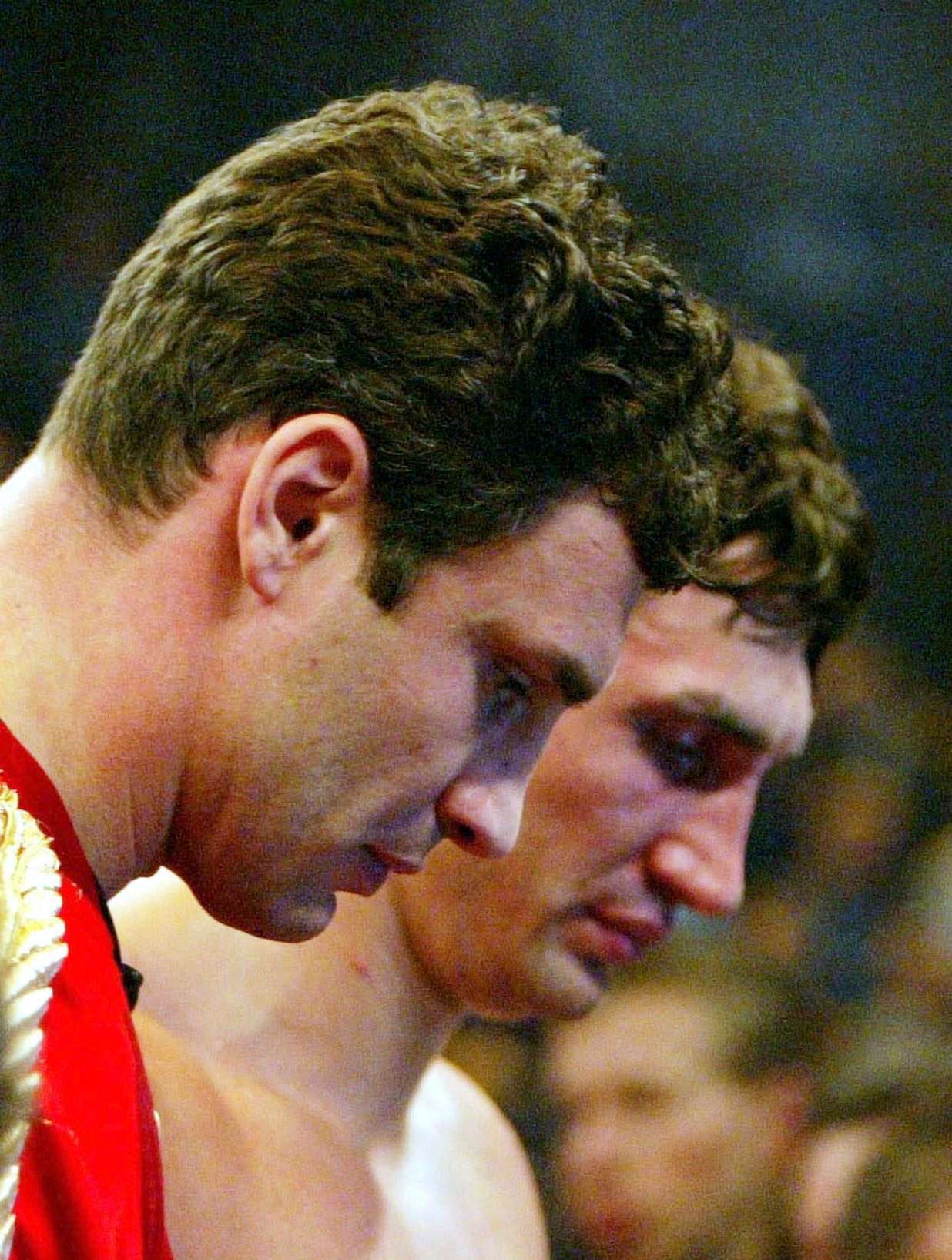 O mayor de Kiev, Vitali Klitschko, ex-campeão mundial de peso-pesado de boxe, e o irmão, Wladimir Klitschko , também ele ex-campeão de peso-pesado