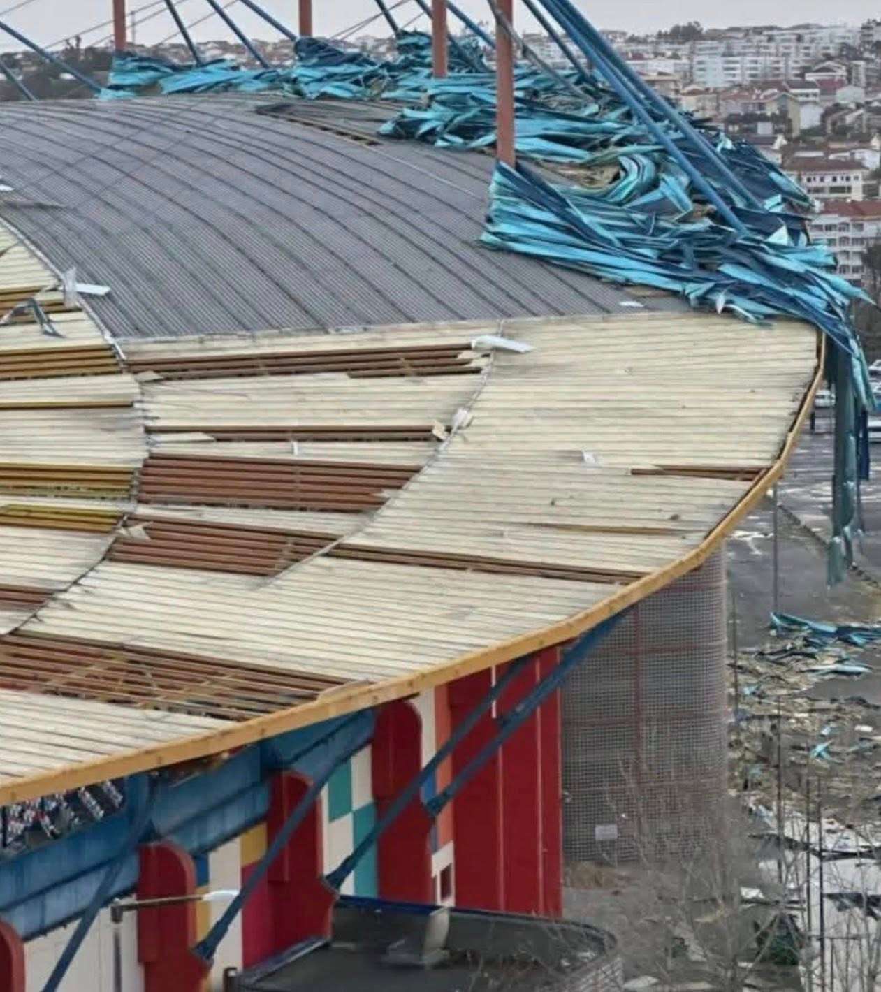 estádio de leiria danificado