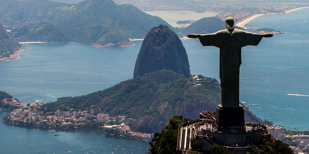 A inflação também se encontra numa situação preocupante tendo ultrapassado o limite de 4,5% estabelecido pelo Governo do Brasil