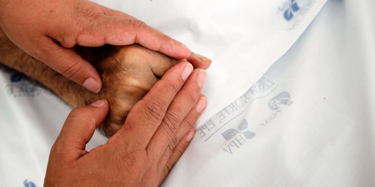 A petição para a despenalização da morte medicamente assistida reuniu mais de 8.400 assinaturas