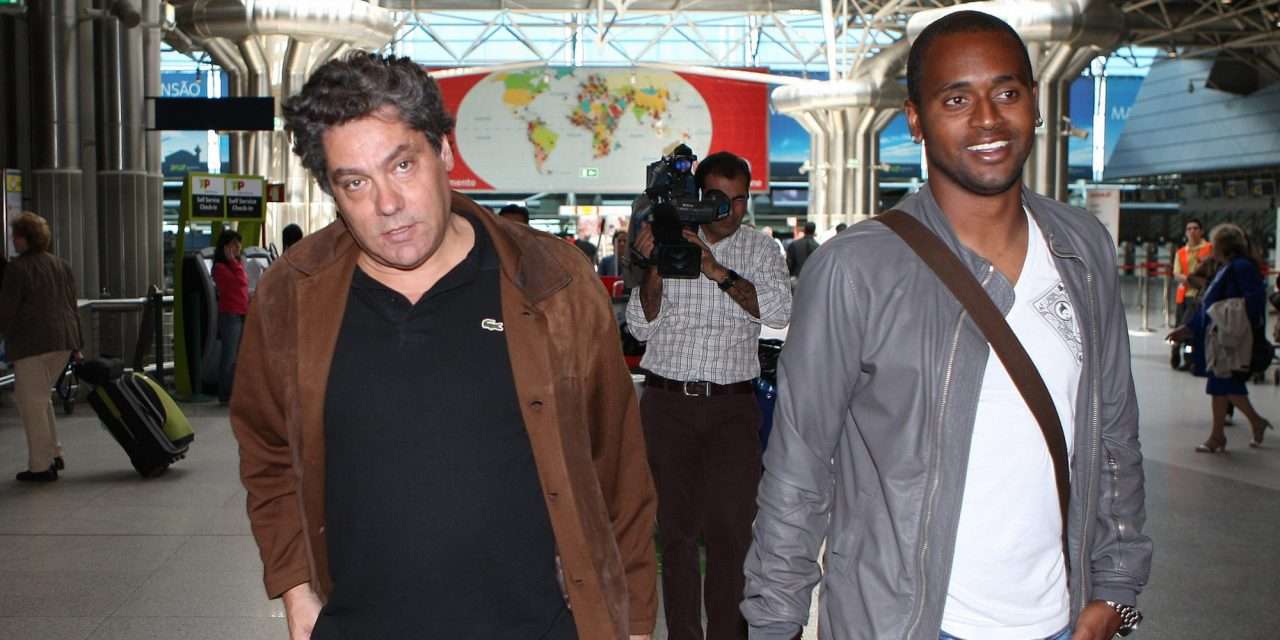Paulo Barbosa, um dos três primeiros empresários FIFA de Portugal, acompanhado por Miguel no aeroporto de Lisboa