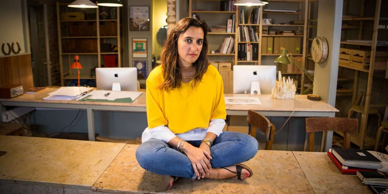 Joana Astolfi tem 42 anos e, há oito, fundou um atelier capaz de fazer projetos de arquitetura, mas também instalações artísticas.