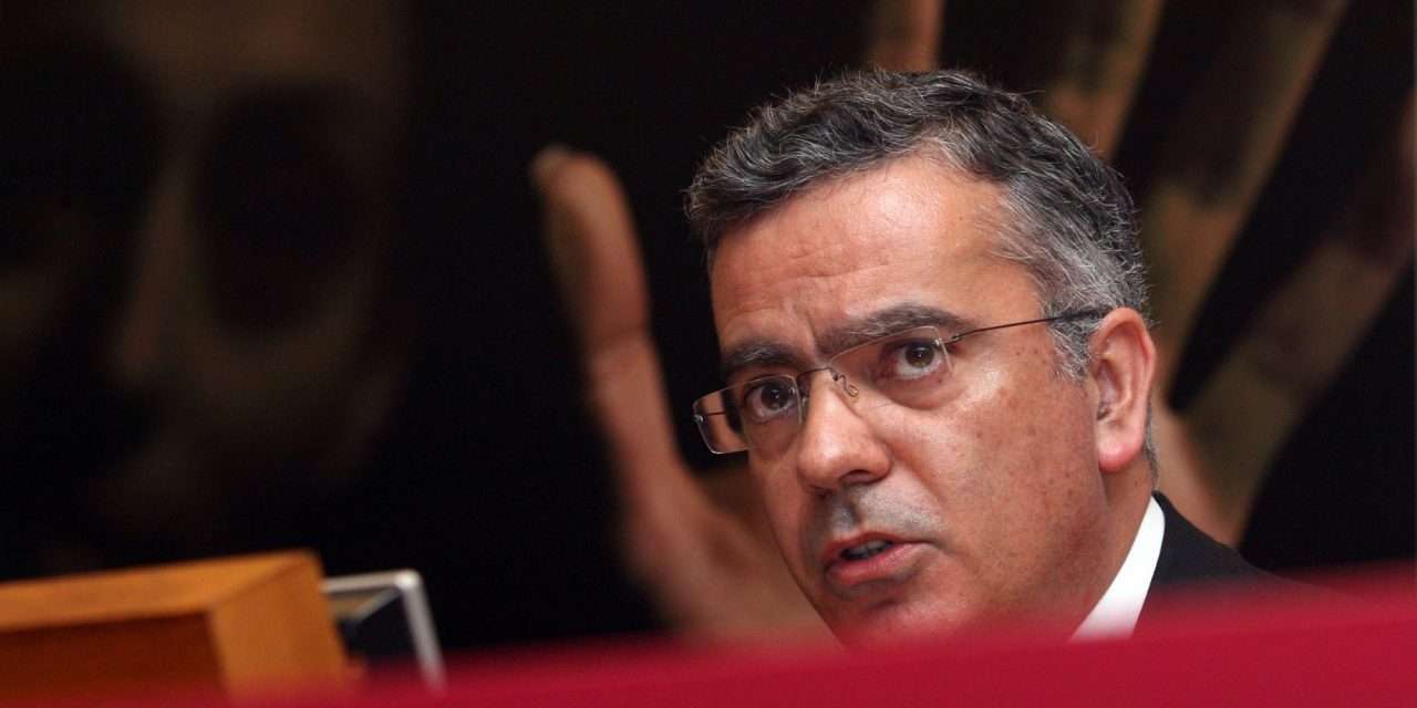 A biografia de Paulo Teixeira Pinto, 57 anos, chega às livrarias esta semana