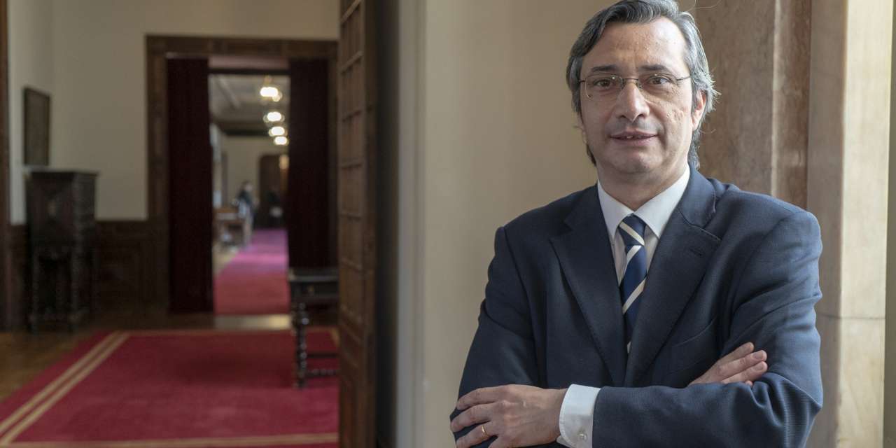Nuno Magalhães: "Se o governo mantiver esta atitude "serena", para usar uma expressão do ministro, quando vemos carros queimados, esquadras de polícia vandalizadas, vandalismo no centro de Lisboa...isso preocupa-nos".