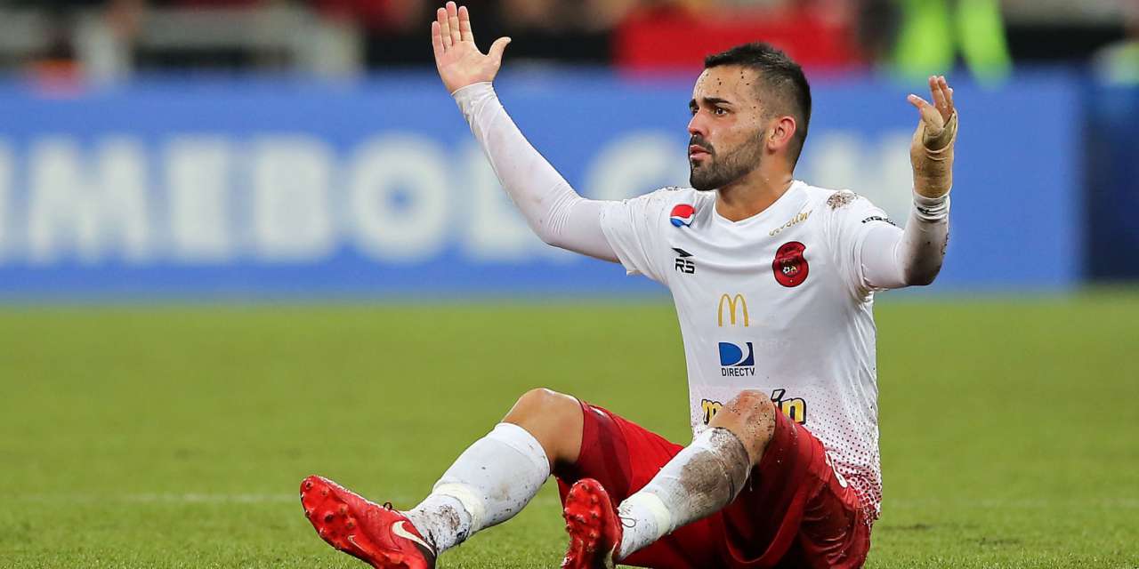 Ricardo Martins, capitão do Caracas FC, num jogo da Copa Sudamericana contra o Atletico Paranaense (Brasil)