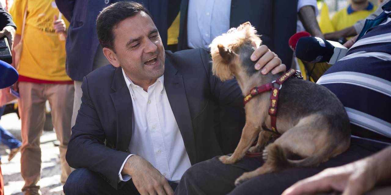 No centro do Montijo, o candidato socialista encontrou sobretudo reformados. Alguns lembrava-se dele ali miúdo.