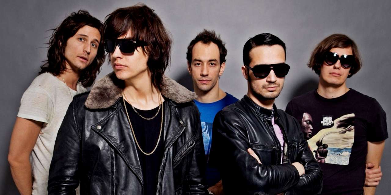 The Strokes: Nick Valensi, Julian Casablancas, Albert Hammond Jr, Fab Moretti e Nikolai Fraiture. O novo álbum é editado esta sexta-feira, 10 de abril