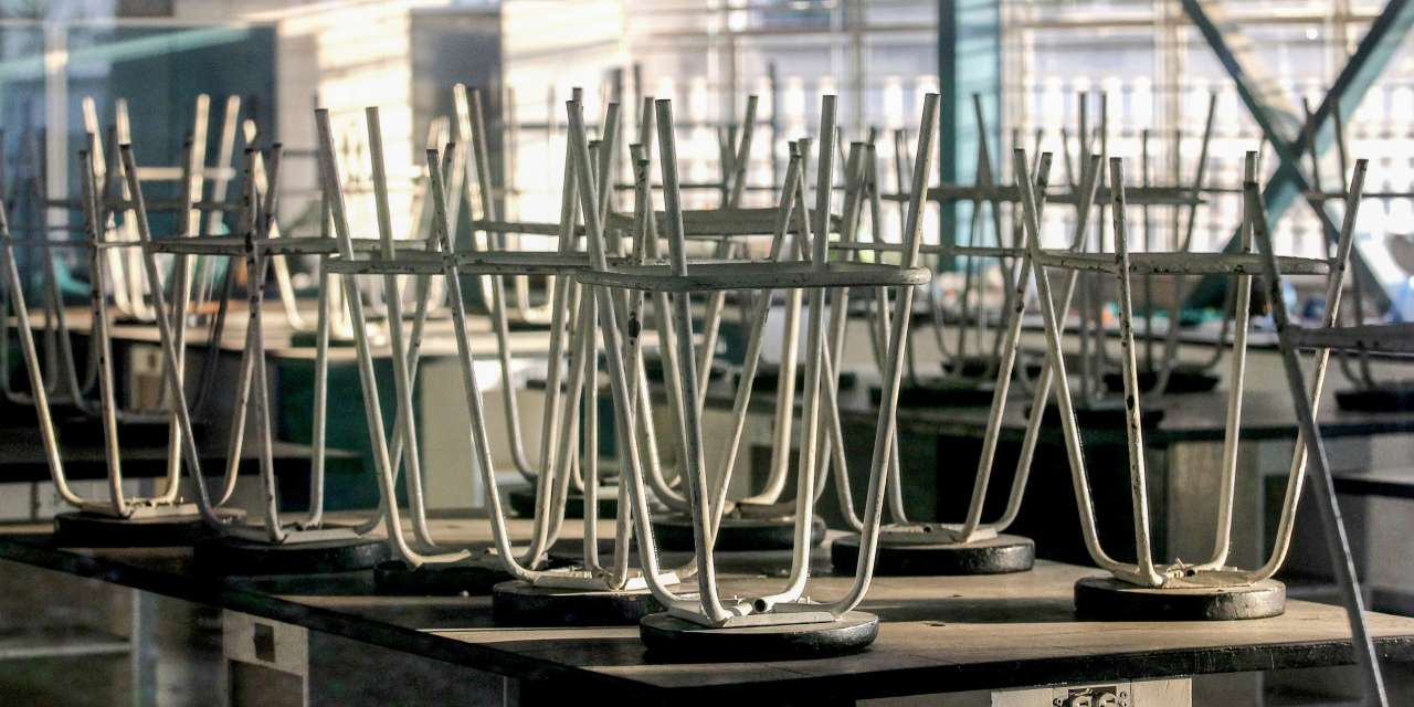Durante os últimos 15 dias do 2.º período, a maioria das escolas apostaram em consolidar e rever matéria. No 3.º período, Costa garante que será para avançar, mesmo que com constrangimentos