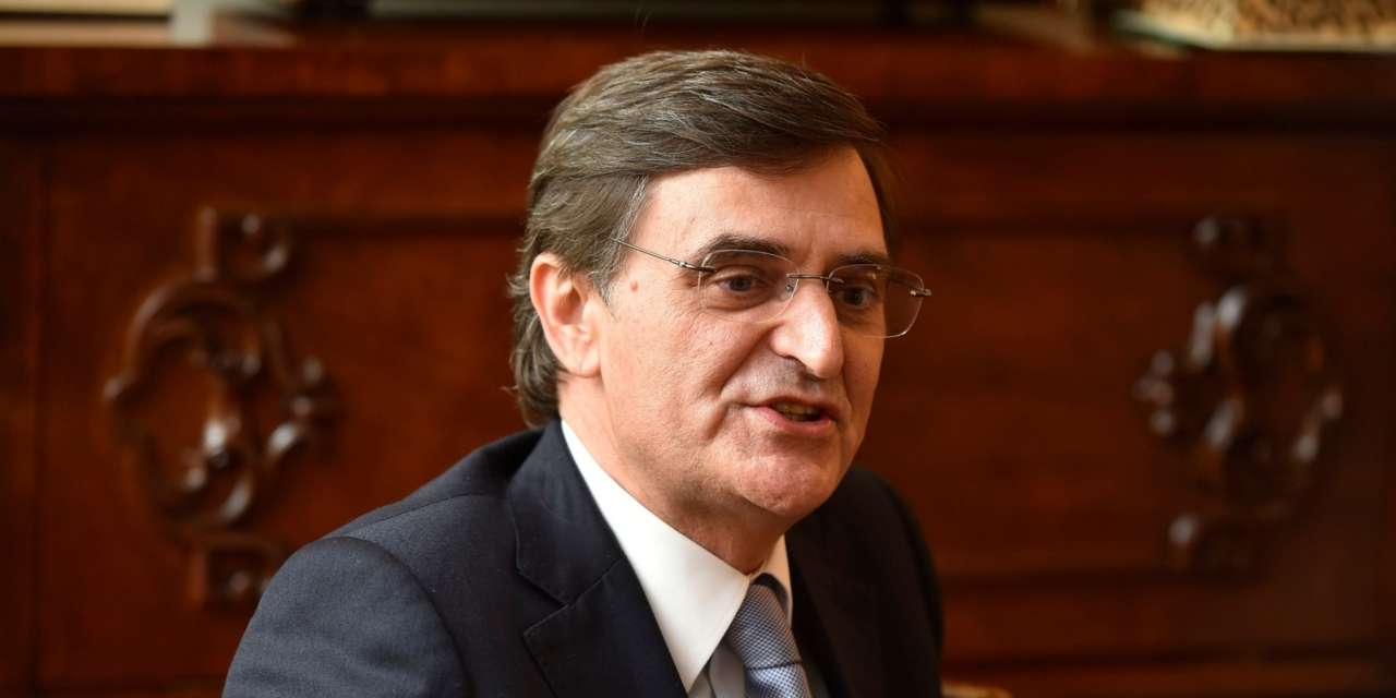 Manuel Monteiro recebeu o cartão de militante do CDS das mãos de Francisco Rodrigues dos Santos na última segunda-feira