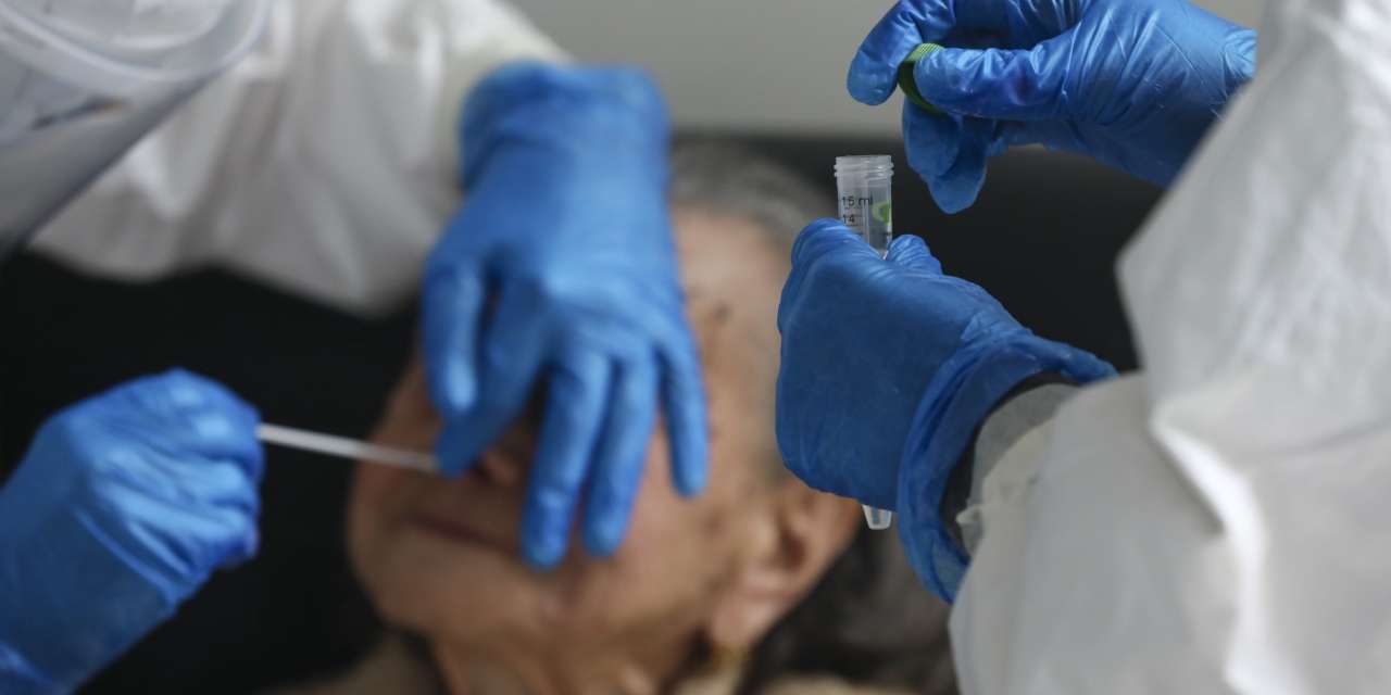 Já foram distribuídos pelo menos 48 mil destes kits para testes de despistagem da Covid-19. Infarmed recusou o parecer positivo até serem esclarecidas dúvidas sobre "segurança e desempenho"