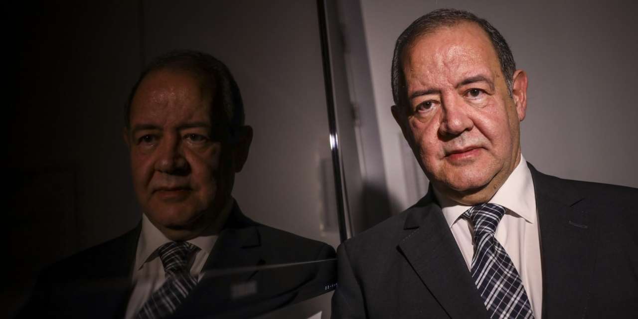 Do outro lado do espelho dos petróleos, está a poesia. Costa escolheu um gestor-poeta para o aconselhar