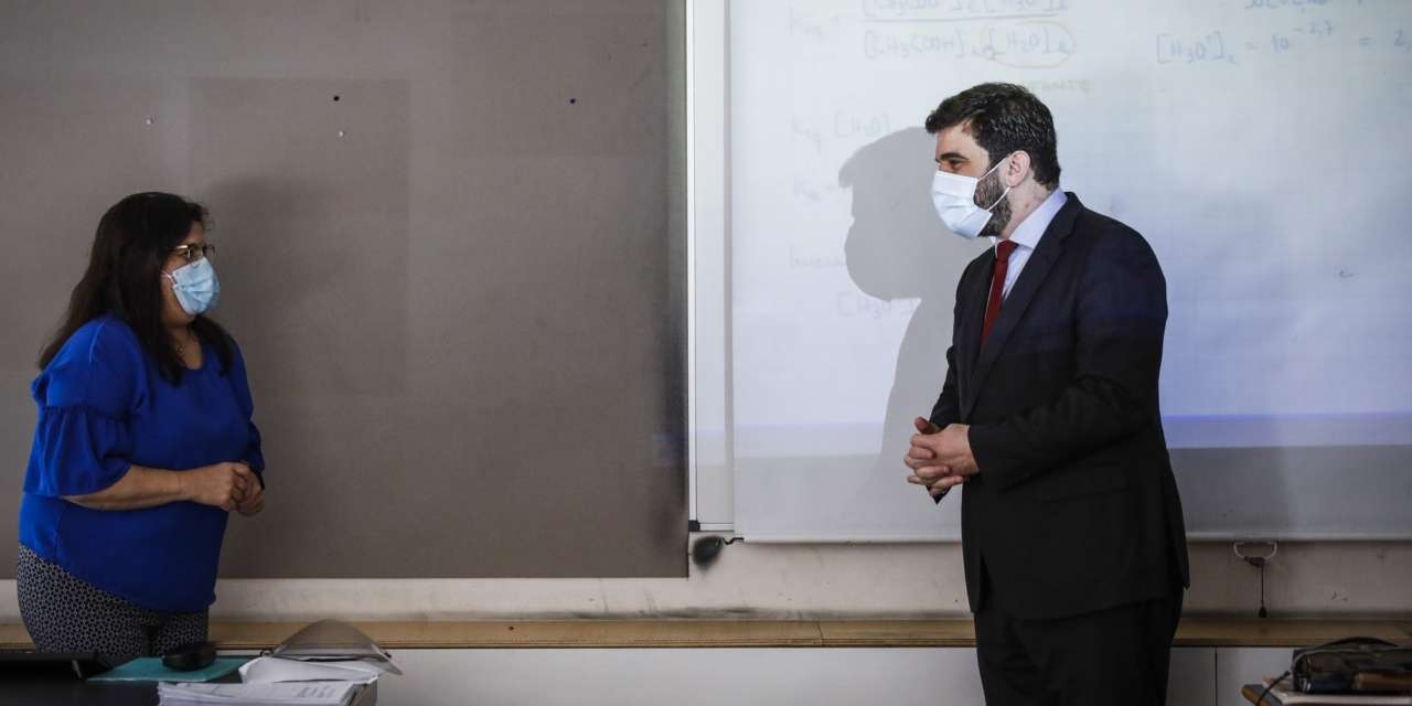 O ministro da Educação, Tiago Brandão Rodrigues, no dia da reabertura das escolas