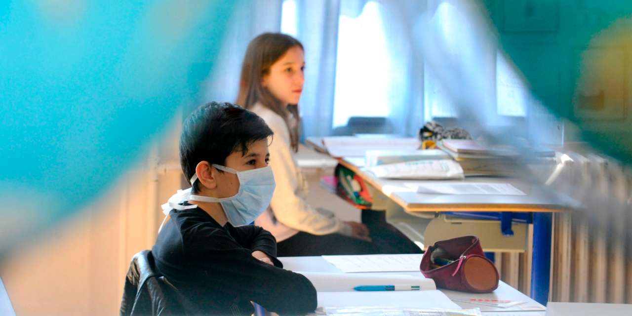 Por muito que o Ministério da Educação queira que todas as aulas sejam presenciais, como tem insistido o ministro Tiago Brandão Rodrigues, os diretores têm de fazer opções
