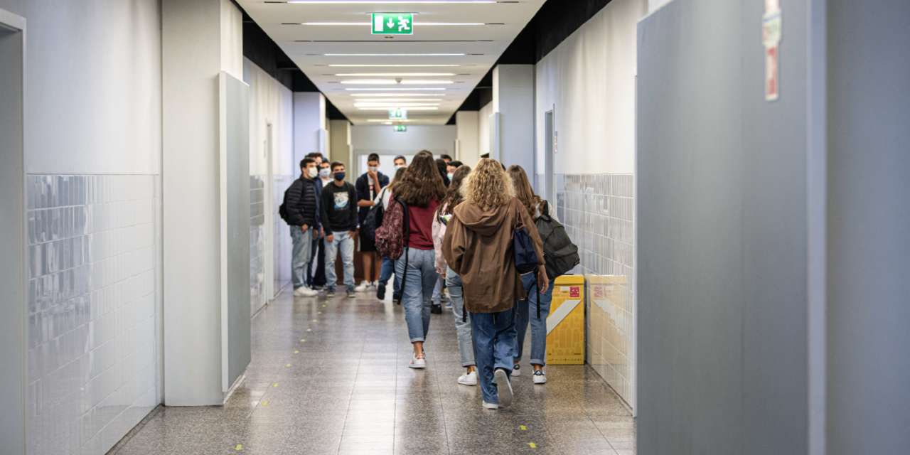 A Escola Secundária João Gonçalves Zarco, em Matosinhos, tem mais de 1200 alunos, entre do 7º aos 12º ano, incluindo cursos profissionais