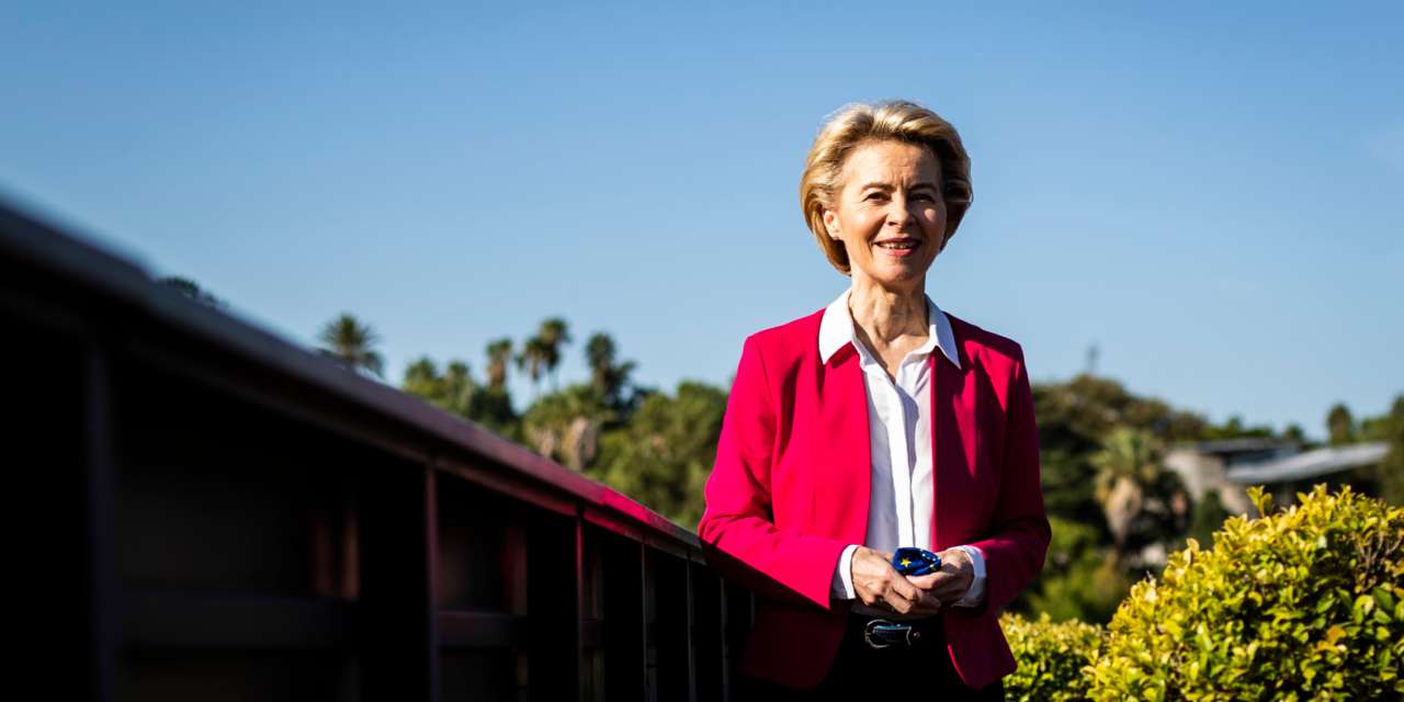 Ursula Von der Leyen deu uma mini-entrevista ao Observador antes de apresentar o plano ao lado de António Costa.