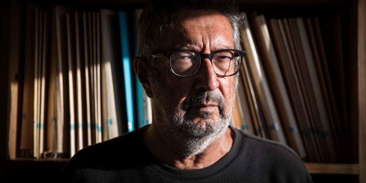 "A nível pessoal, só espero ter saúde e não apanhar a porcaria da covid. Mas a nível profissional, a questão está muito difícil", confessa o artista