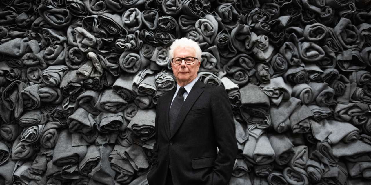 "A Idade Média foi o renascimento da civilização europeia. Foi um momento decisivo na história da Europa e eu gosto de momentos decisivos. É interesse escrever sobre eles. Sobre a controvérsia, o conflito", diz Ken Follett