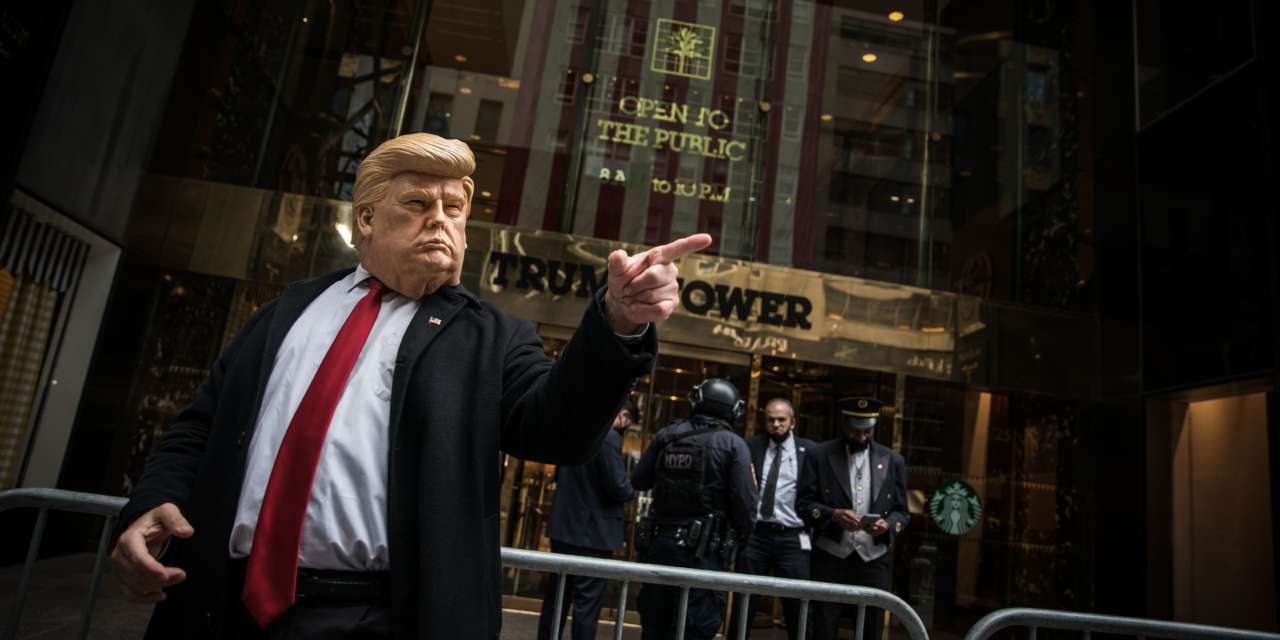A Trump Tower fica no número 725 da 5ª Avenida, em Nova Iorque