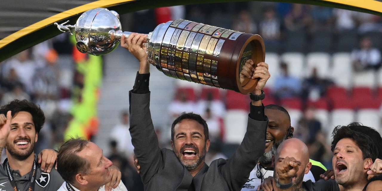 Treinador de 52 anos tornou-se o primeiro a conquistar a Taça Libertadores no Botafogo