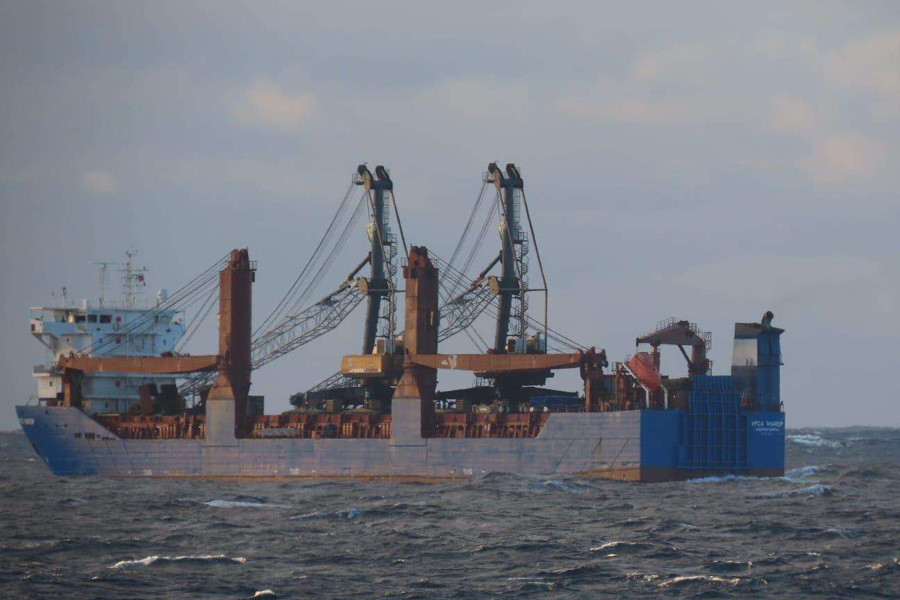 A Marinha portuguesa acompanhou e escoltou a passagem do navio russo Ursa Major