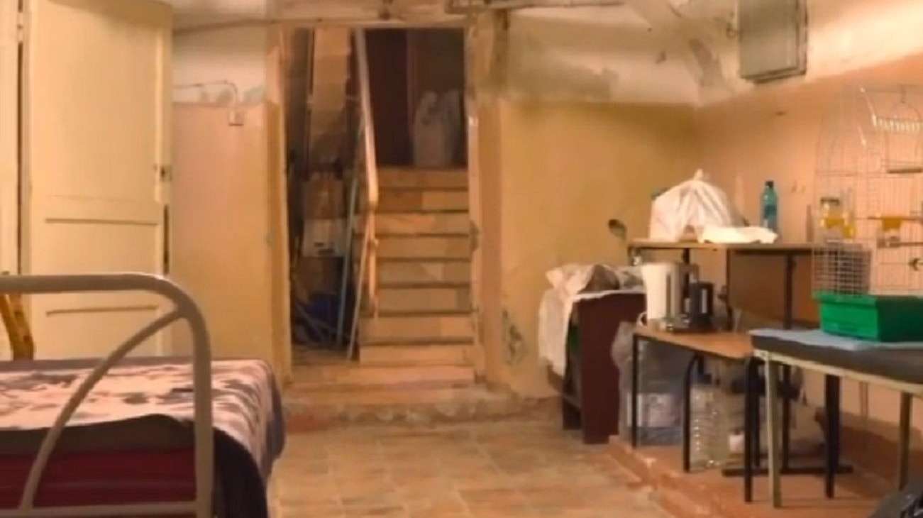 O bunker do hospital perinatal de Kharkiv gravado através da conta de Instagram de David Beckham