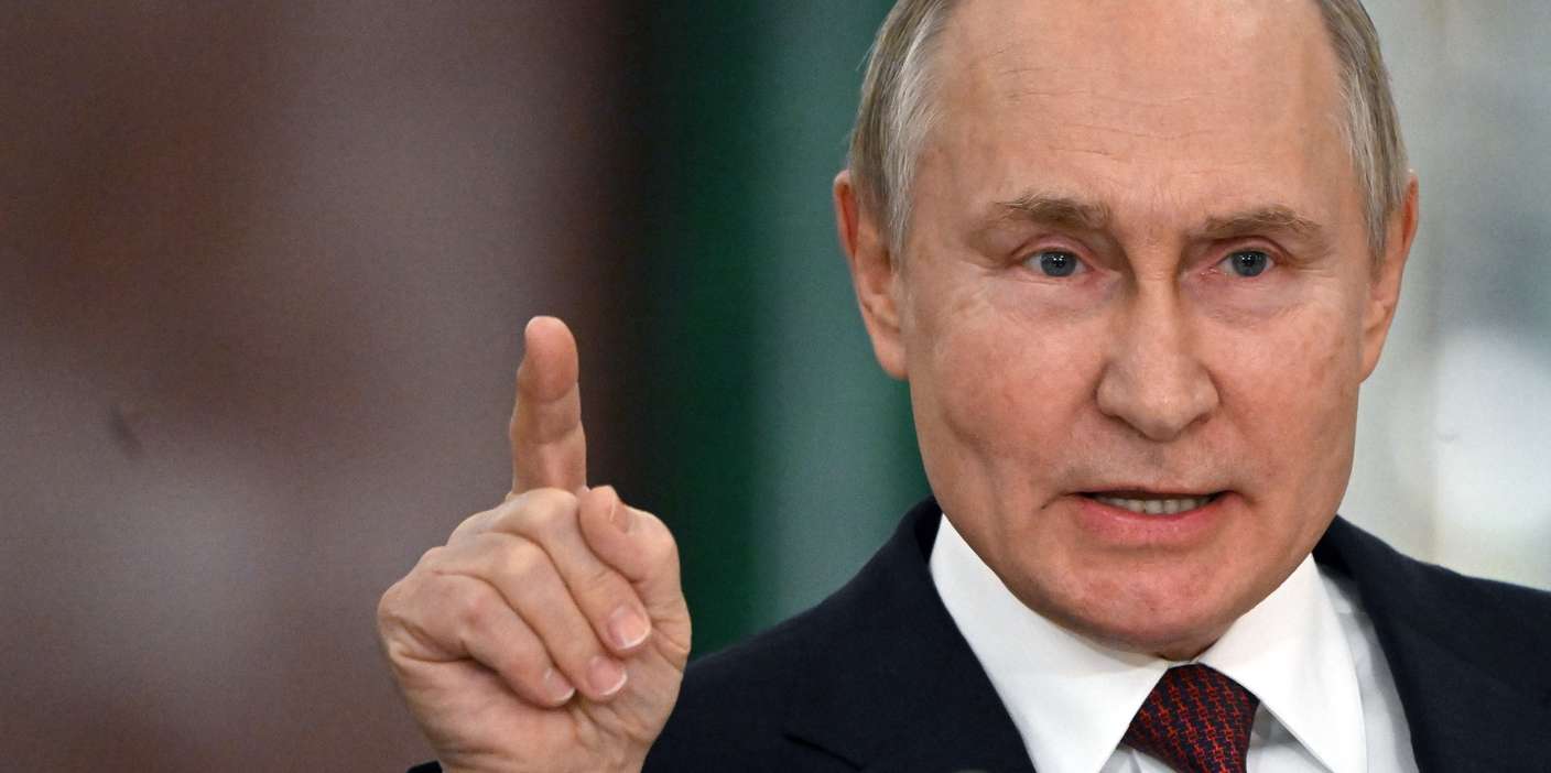epa10376594 Russian President Vladimir Putin attends a news conference following a meeting of the State Council on implementing the youth policy in current conditions, at the Kremlin in Moscow, Russia, 22 December 2022.  EPA/SERGEY GUNEEVSPUTNIK/KREMLIN / POOL MANDATORY CREDIT
