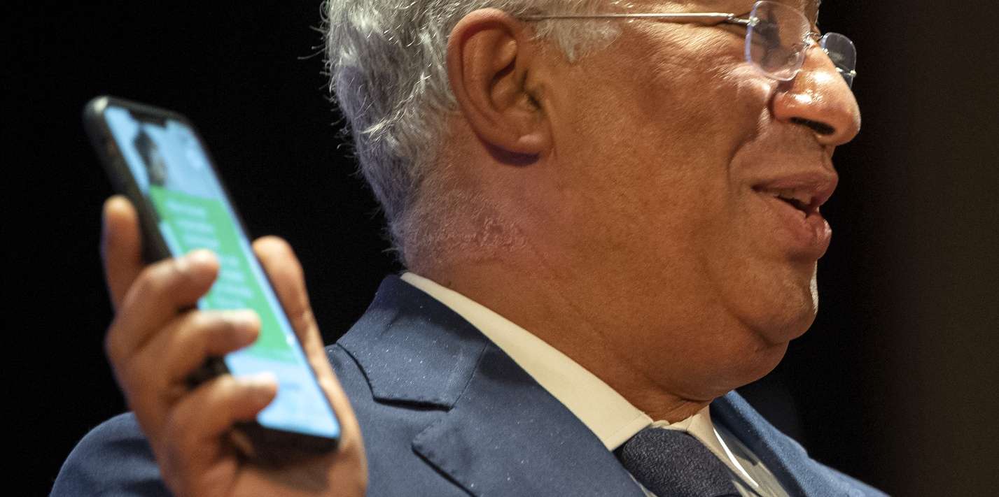 O primeiro-ministro, António Costa, intervém na sessão de apresentação pública da aplicação portuguesa de rastreio digital da covid-19 'Stayaway covid', que decorreu nas instalações do Instituto Superior de Engenharia do Porto (ISEP), no Porto, 01 de setembro de 2020. RUI MANUEL FARINHA/LUSA
