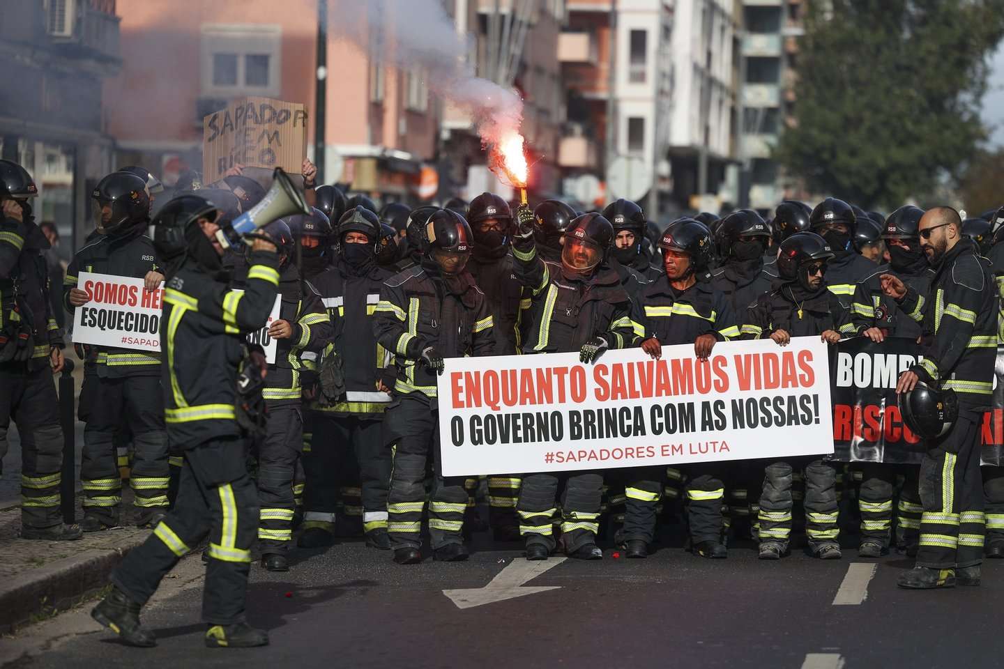 A manifestação que suspendeu as negociações com o Governo e gerou críticas e polémica
