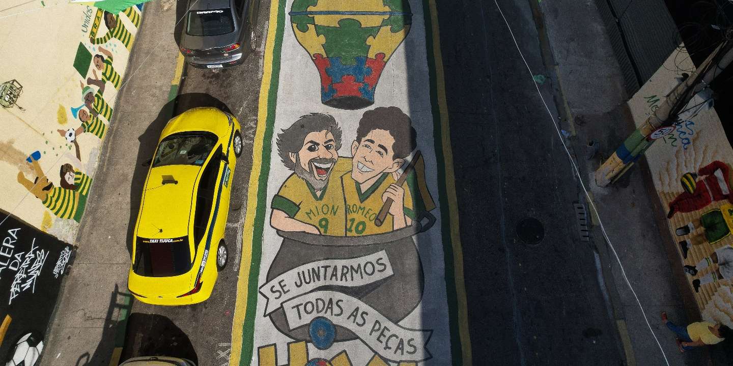Ruas das principais cidades brasileiros já se começaram a engalanar para o período da "Copa". Um período que, 24 anos depois, seja de sucesso