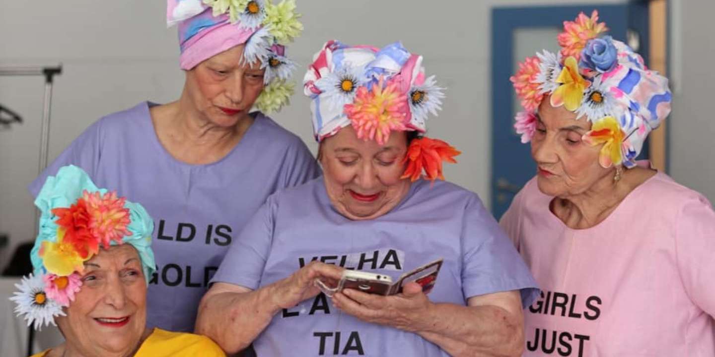 As "avós" do projeto "A Avó Veio Trabalhar" mantém-se em contacto, mesmo durante o confinamento, através de um grupo criado no Whatsapp