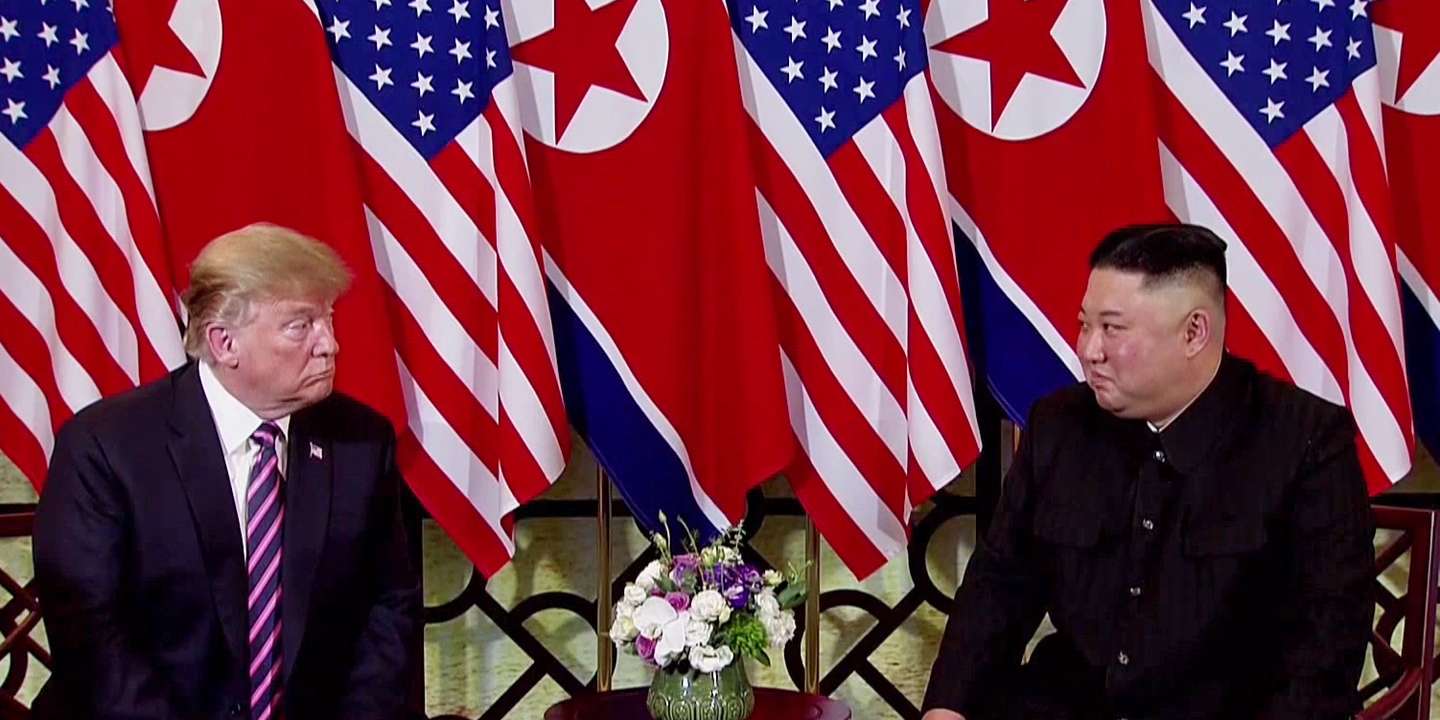 epa07881491 A video grab shows North Korean leader Kim Jong-un (R) and US President Donald J. Trump (L) exchanging glances during the second US-North Korea summit in Hanoi, Vietnam, 27 February 2019. The second meeting of the US president and the North Korean leader, running from 27 to 28 February 2019, focused on furthering steps towards achieving peace and complete denuclearization of the Korean peninsula.  EPA/HOST BROADCAST / POOL