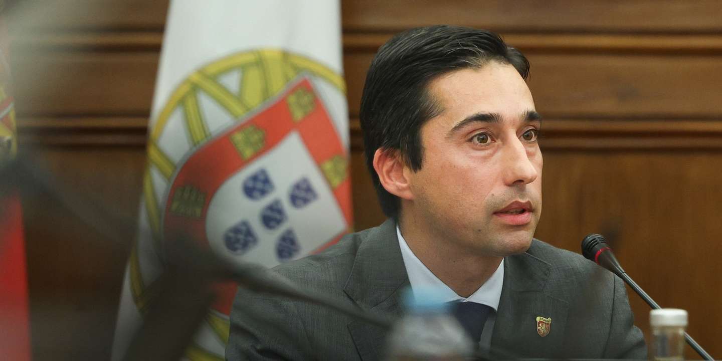 O presidente do Conselho Diretivo do Instituto Nacional de Emergência Médica (INEM), Sérgio Janeiro, responde a questões sobre a situação do INEM, perante a Comissão de Saúde na Assembleia da República em Lisboa, 21 de novembro de 2024. TIAGO PETINGA/LUSA