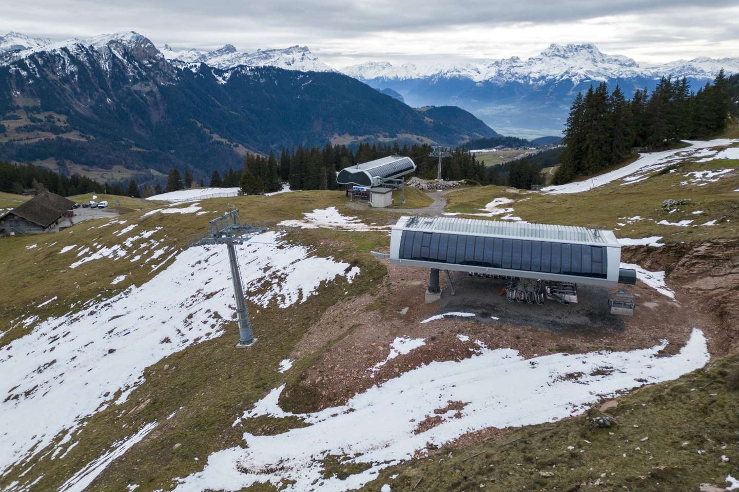 View of closed chair-lifts of Cholet and brion amid warmer-than-usual winter temperatures in the Alps in Leysin, Switzerland, January 4, 2023. REUTERS/Denis Balibouse
