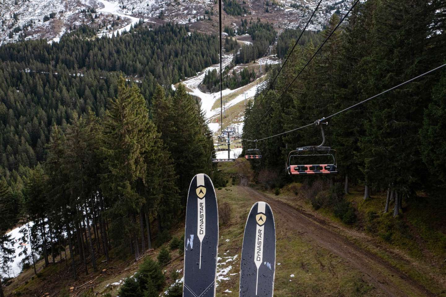 Low snowfall at the 7 Laux ski resort in the Massif de Belledone in Isere (38), France on December 31, 2022. Since the beginning of the season, some ski resorts in France have suffered from a lack of snow cover and too mild temperatures. Snow is rare this winter in France, especially in mid-mountain resorts. Photo by Lafabregue R/ANDBZ/ABACAPRESS.COM