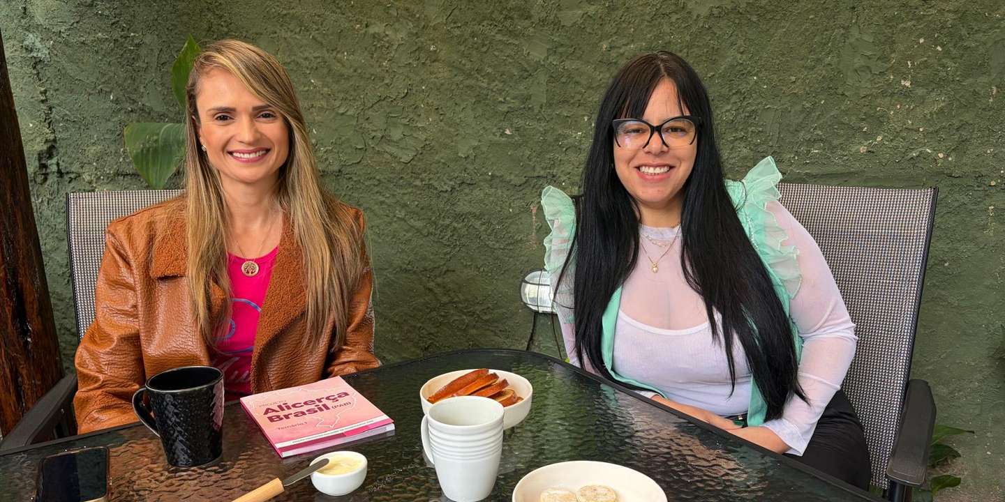 Priscila Faria (à esquerda) e Dayene Vital da Silva (à direita) — duas mulheres conservadoras