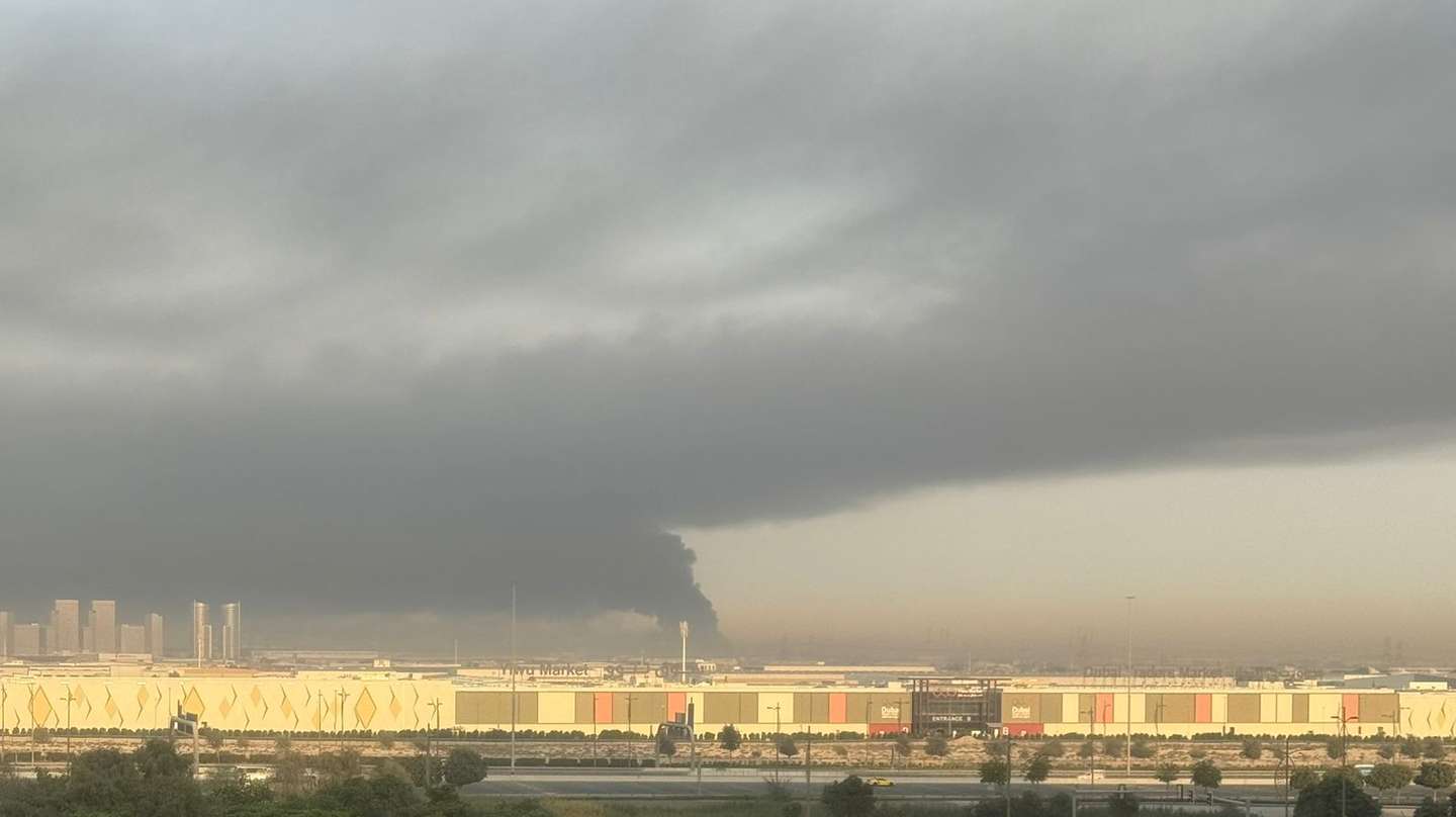 Porto de Jebel Ali, no Dubai, após bombardeamento israelita