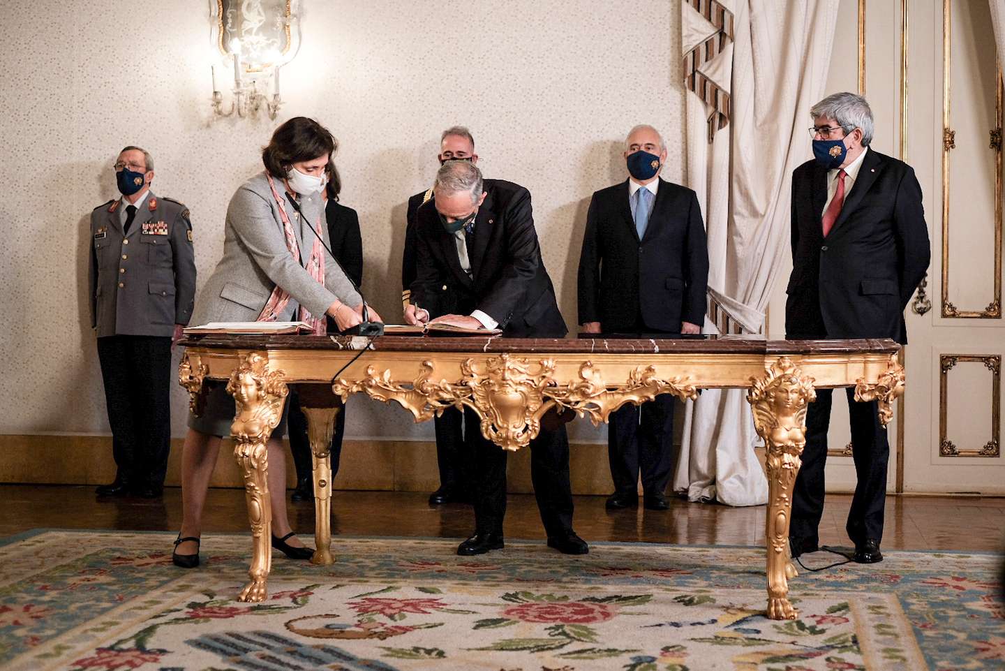 O Almirante Henrique Gouveia e Melo durante a cerimónia de posse do novo Chefe do Estado-Maior da Marinha (CEMA), que decorreu no Palácio de Belém, em Lisboa, a 27 de dezembro de 2021. O Almirante Henrique Gouveia e Melo foi o responsável pelo bem sucedido plano de vacinação contra a Covid-19. FRANCISCO ROMÃO PEREIRA/OBSERVADOR