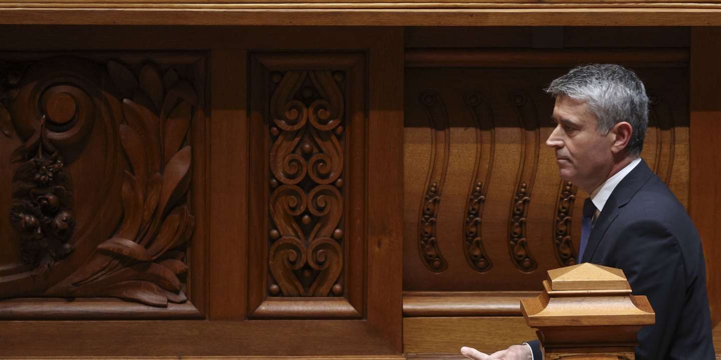 O Secretário-Geral do Partido Socialista (PS), José Luis Carneiro, durante o segundo dia de debate na generalidade do Orçamento do Estado para 2027 (OE2027), na Assembleia da República, em Lisboa, 28 de outubro de 2026. ANDRÉ KOSTERS/LUSA