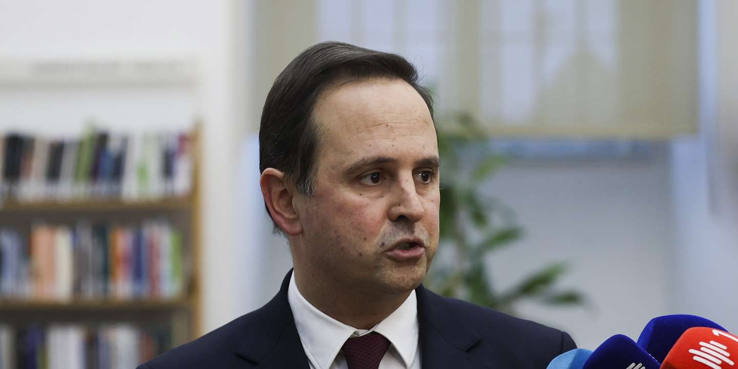 O ministro das Finanças, Fernando Medina, fala aos jornalistas durante uma conferência no Ministério das Finanças, Lisboa, 19 de janeiro de 2023. CARLOS M. ALMEIDA/LUSA