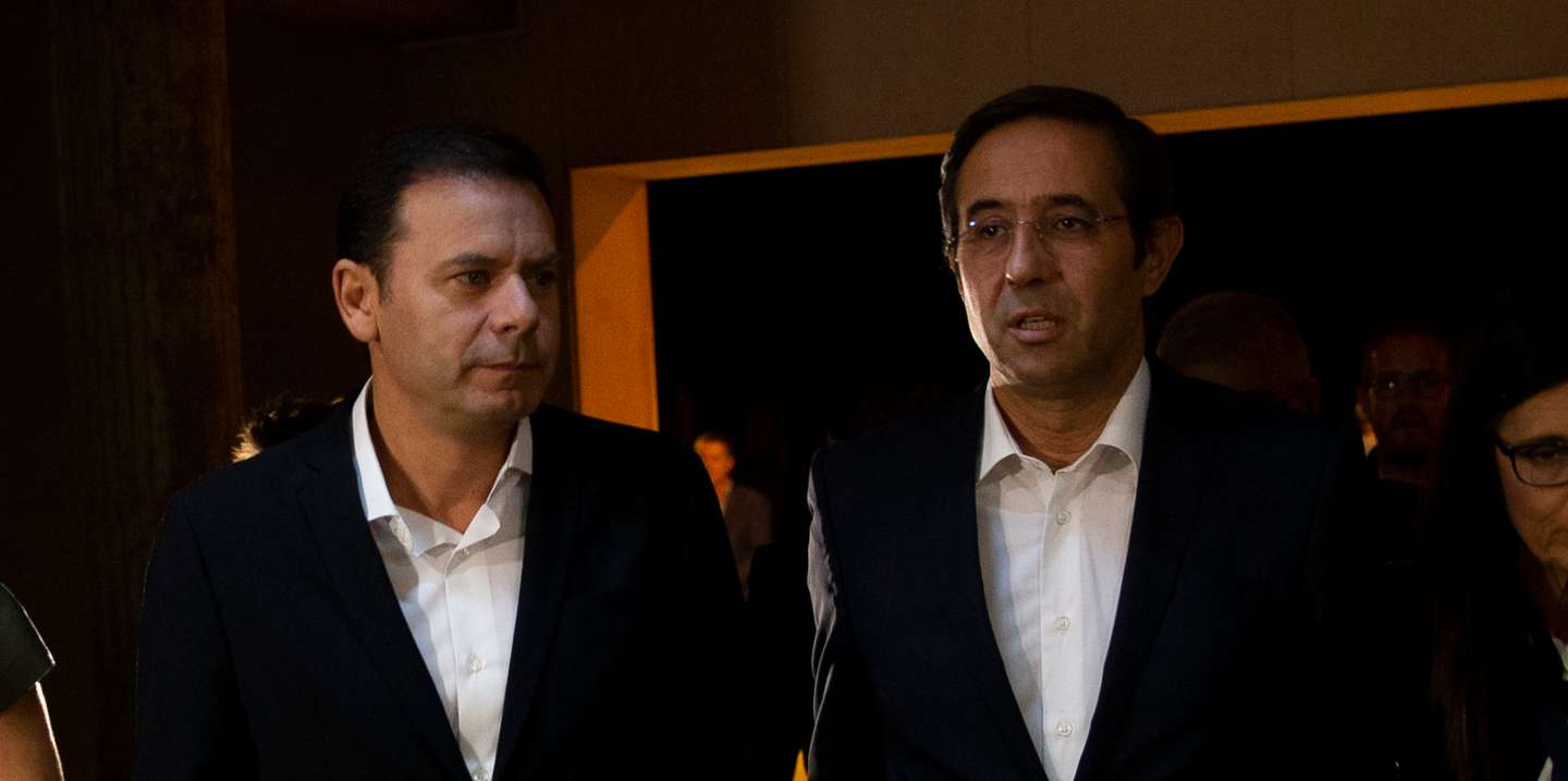 A construção da moradia de Luís Montenegro (à esquerda) durante o mandato de Joaquim Pinto Moreira (à direita) na Câmara de Espinho está sob escrutínio do DIAP Regional do Porto