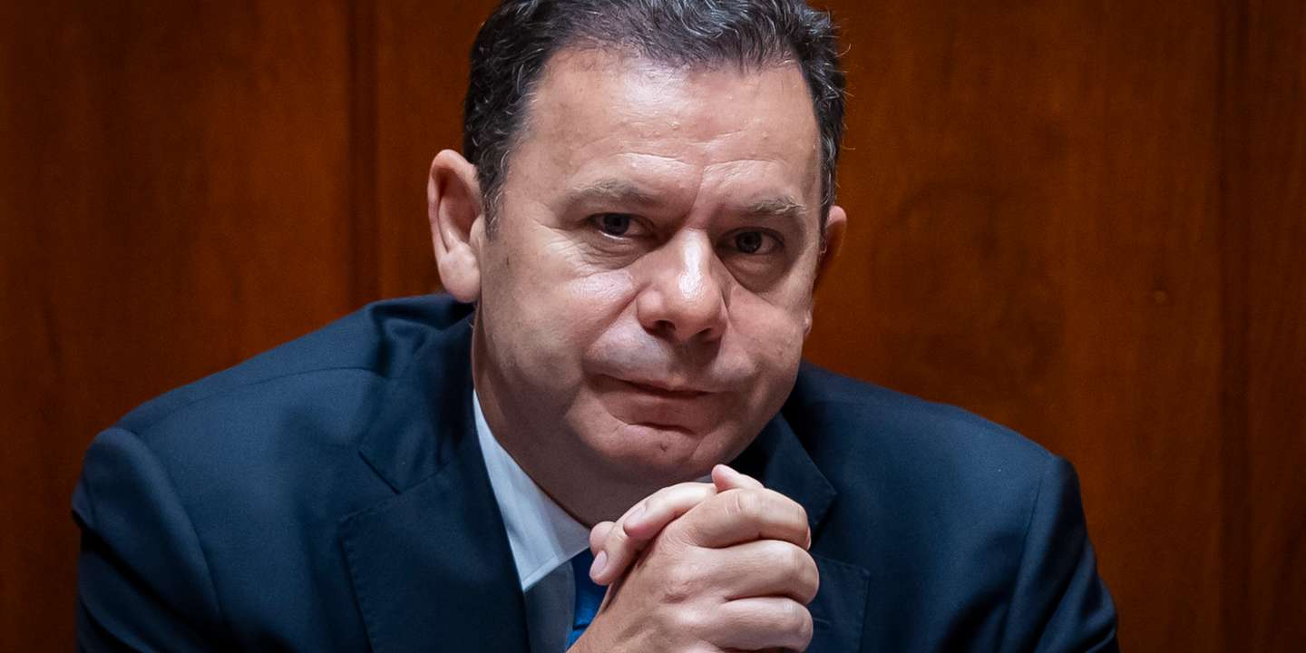 O primeiro-ministro, Luis Montenegro, durante a sessão plenária de votação do Orçamento de Estado 2025, 29 de novembro de 2024. JOSÉ SENA GOULÃO/LUSA