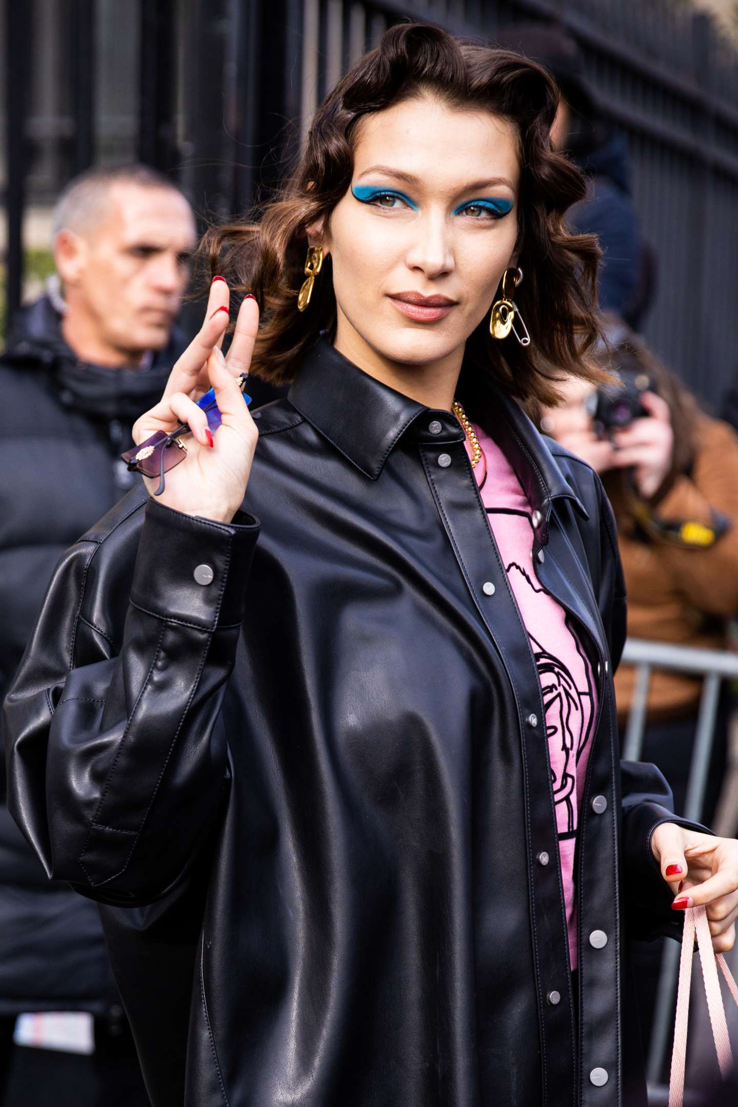 Street Style  - Paris Fashion Week - Womenswear Fall/Winter 2020/2021 : Day Nine