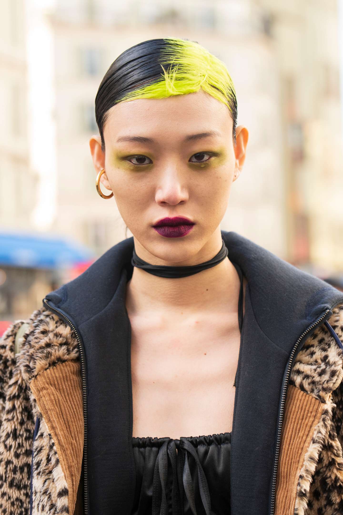 Street Style  - Paris Fashion Week - Womenswear Fall/Winter 2020/2021 : Day Three