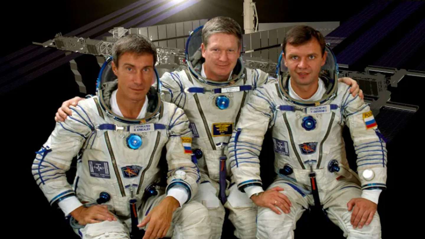 Os primeiros astronautas a habitar a Estação Espacial Internacional