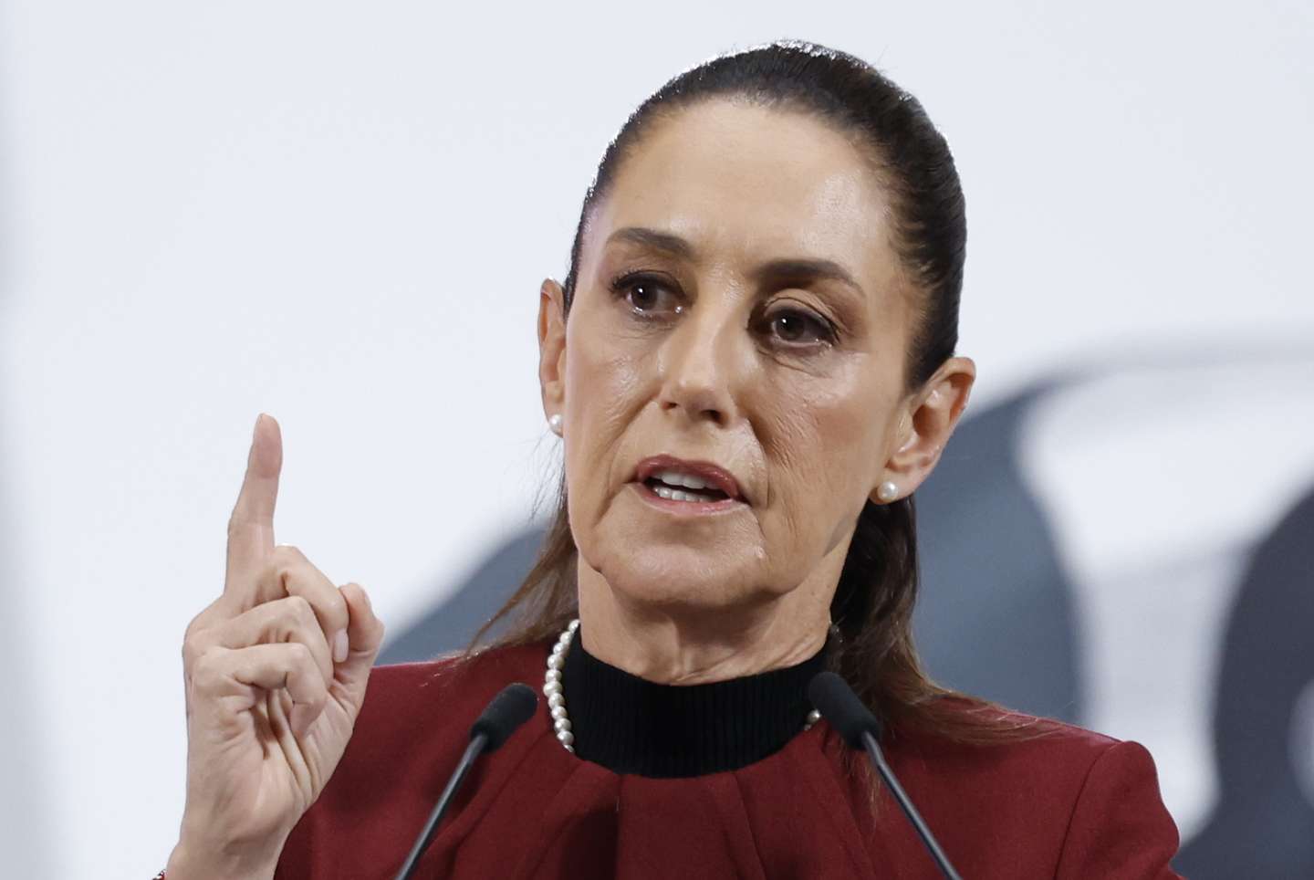 epa12196972 Mexican President Claudia Sheinbaum speaks during a morning press conference at the National Palace in Mexico City, Mexico, 25 June 2025. Sheinbaum said authorities are investigating the shooting of ten people on Tuesday night in Irapuato, central Guanajuato state, during a celebration of St. John the Baptist Day.  EPA/SASHENKA GUTIERREZ