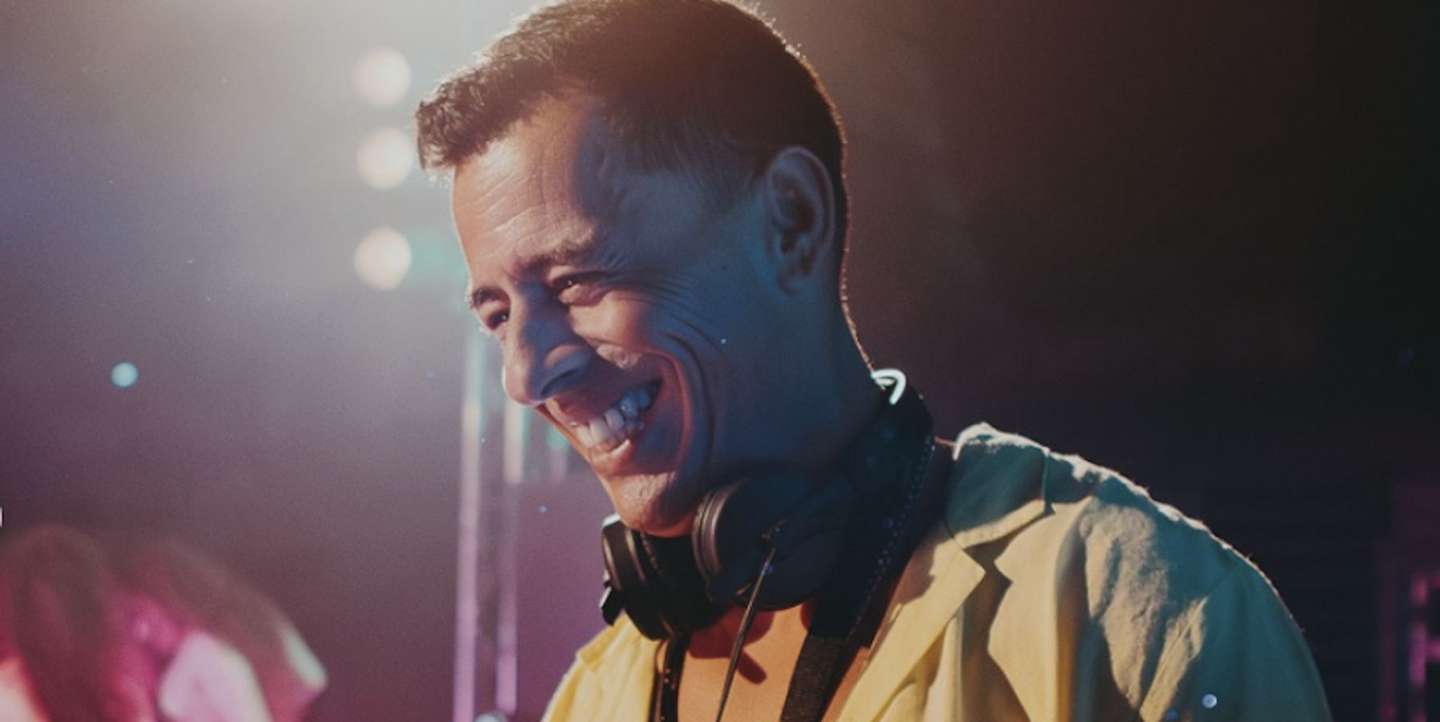 André Henriques, DJ e apresentador do programa Baile na Cidade, da RFM