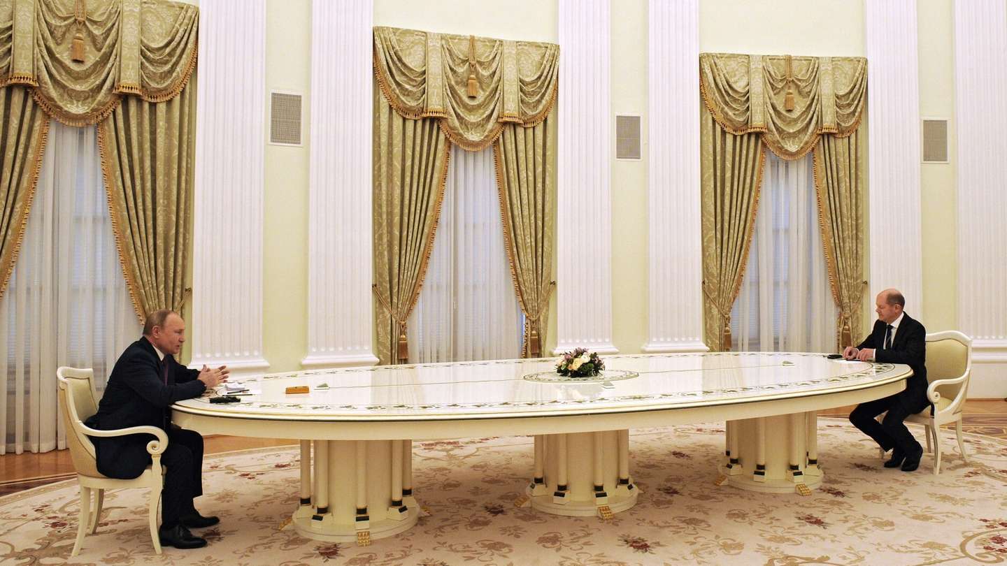 German Chancellor Olaf Scholz in Moscow